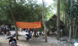 Con trai chém mẹ tử vong vì tranh nhau con dao